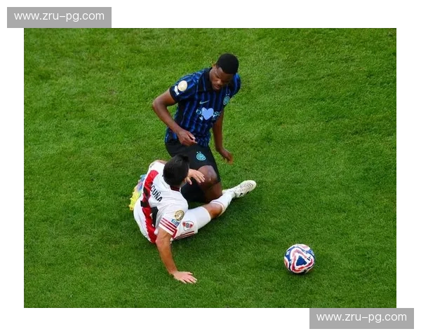 激情碰撞,宿命对决:河床与博卡青年——南美足球的永恒传奇 激情碰撞,宿命对决:河床与博卡青年——南美足球的永恒传奇